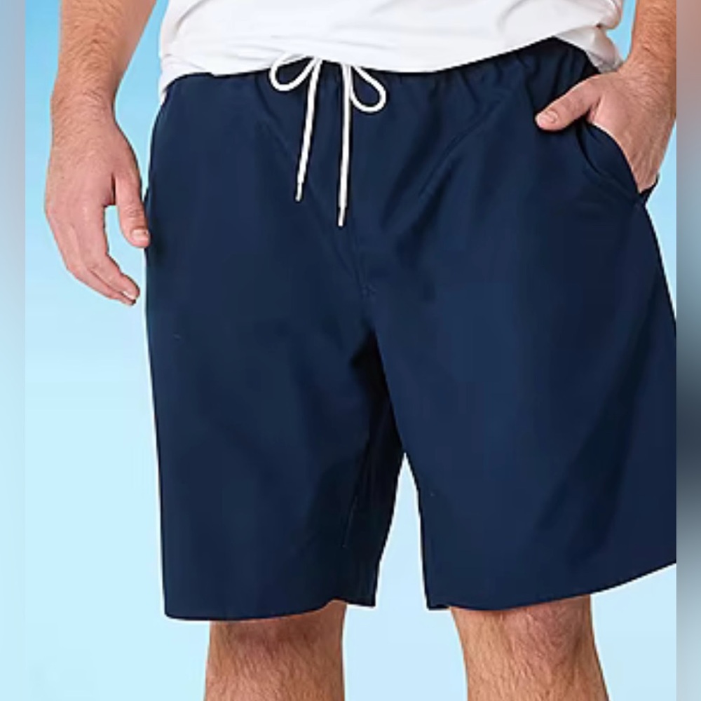 NWT St John’s Bay Men’s B&T Lined 9” Board Shorts